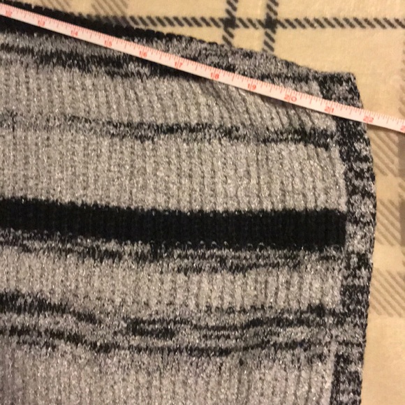 Knit poncho - Picture 3 of 8